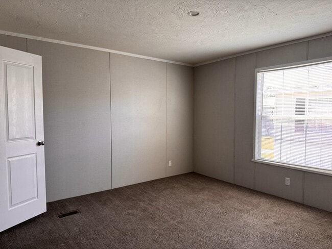 Building Photo - 5201 Chantelle Dr