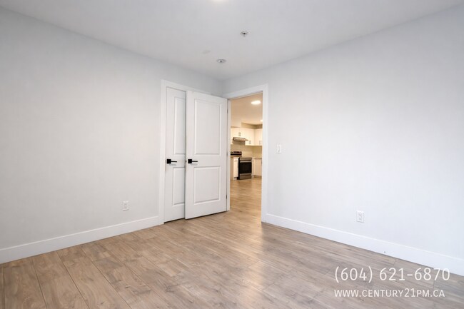 Photo du bâtiment - 36701 Carl Creek Cres