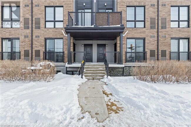Photo du bâtiment - 1200 Main St E