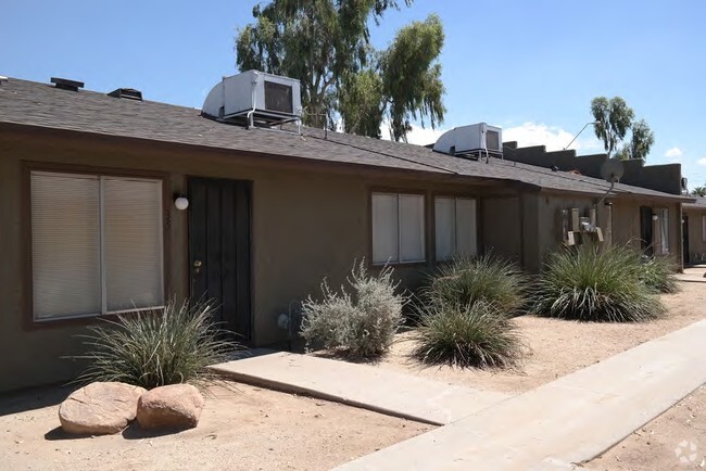 Building Photo - Desert Green Villas