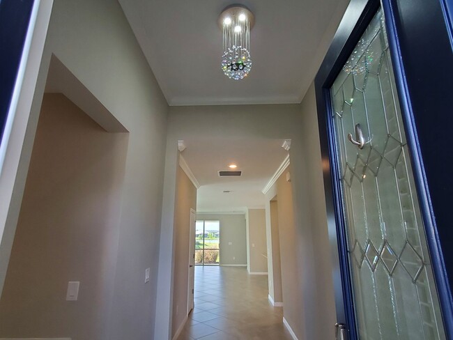 Building Photo - 4x3 in Castalina Gated Community, Ft. Myers