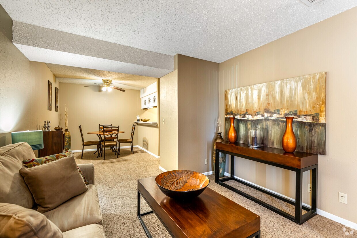 Cedar Lakes Apartments Rentals in Wichita at 1900 S Rock Rd Wichita, KS