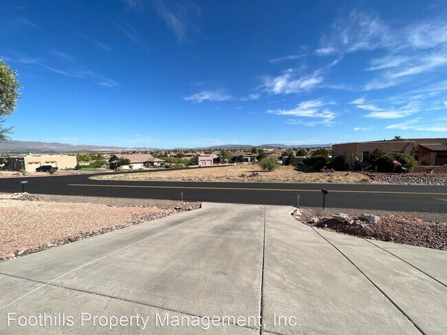 Building Photo - 3 br, 2 bath House - 1140 S Verde Santa Fe...