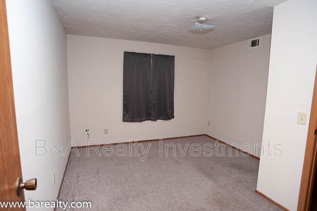 Foto del edificio - 100 E 13th Ave