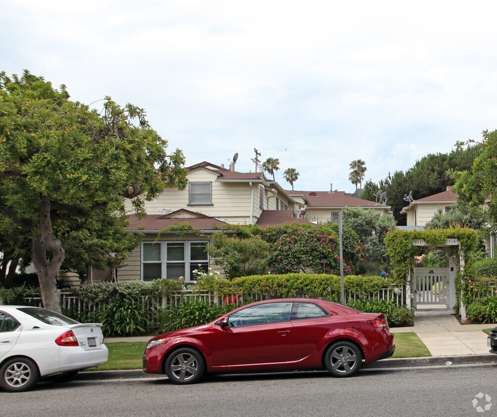 Primary Photo - 912 10th St