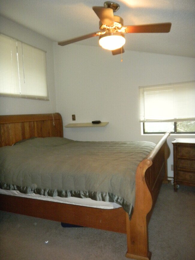 Foto del edificio - 329 Walnut Branch Rd