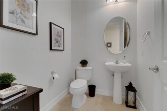 Building Photo - 9098 Capistrano St S