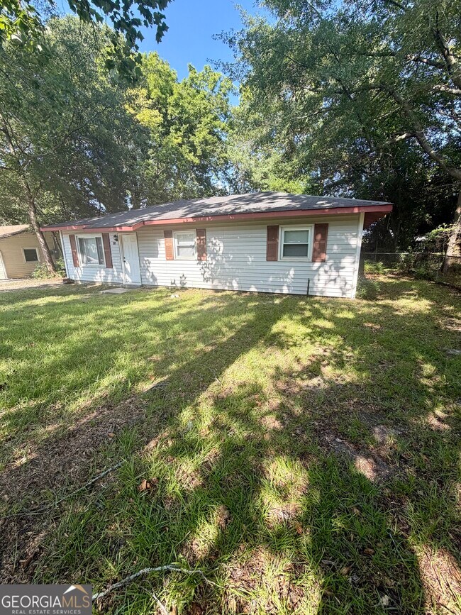 Foto del edificio - 814 Crestwood Terrace