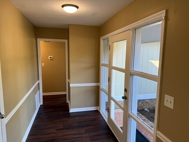 Foto del edificio - 3326 Quaker Springs Rd