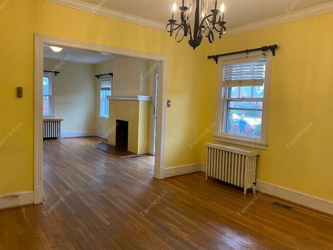 Foto del edificio - 1212 Stanhope Ave
