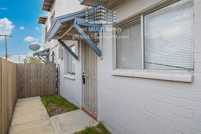 Foto del edificio - 1111 E Butler Dr