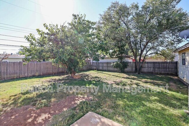 Foto del edificio - 5207 S Travis St