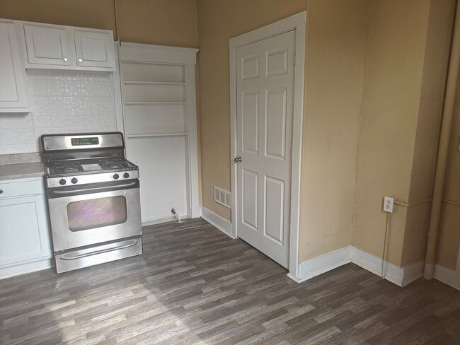 Building Photo - 1325 Jefferson Ave