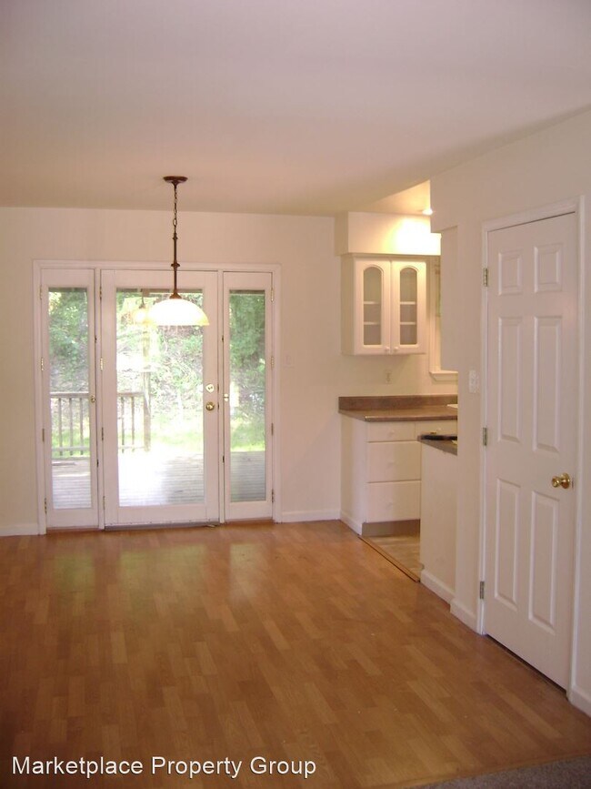 Building Photo - 3 br, 1.5 bath House - 402 Old Forge Drive