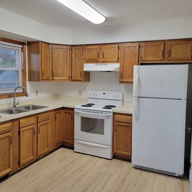 Kitchen - 805 S Front St