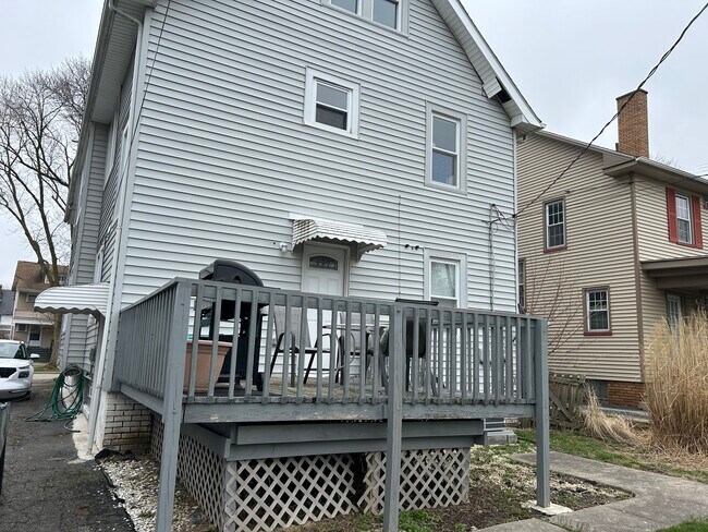 Foto del edificio - 1628 Grace Ave