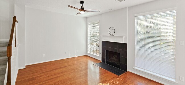 Foto del edificio - 14 Valley Oaks Cir