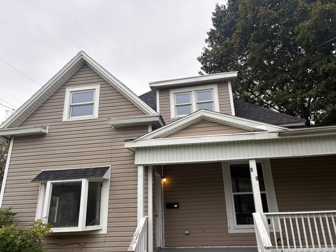 Foto principal - Stunning 5 Bedroom Home