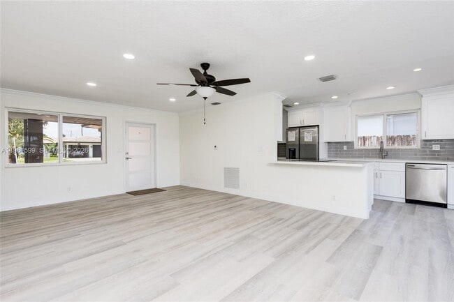 Building Photo - 922 Nautilus Isle