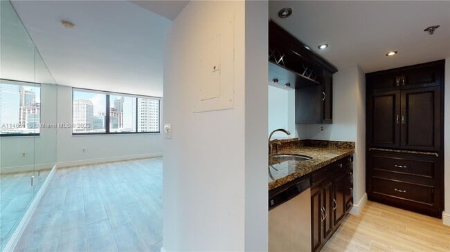 Building Photo - 540 Brickell Key Dr