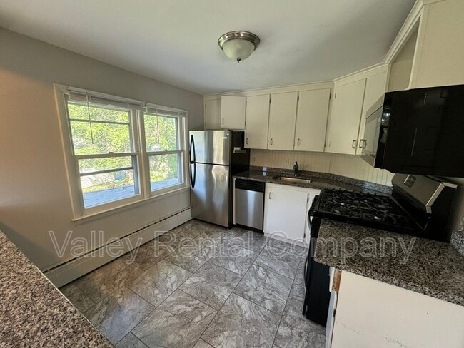 Building Photo - 72 Lyman St