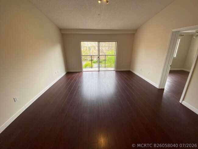 Foto del edificio - 1117 Crestwood Ct S