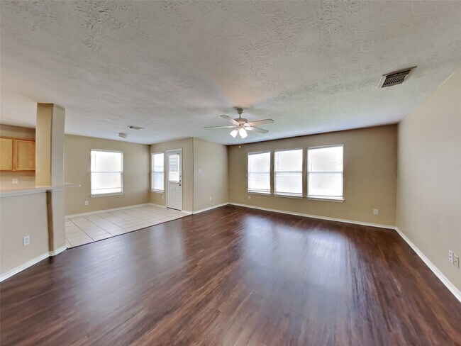 Foto del edificio - 8030 Echinacea Dr