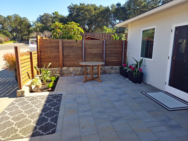 Foto del edificio - 1112 N Ontare Rd