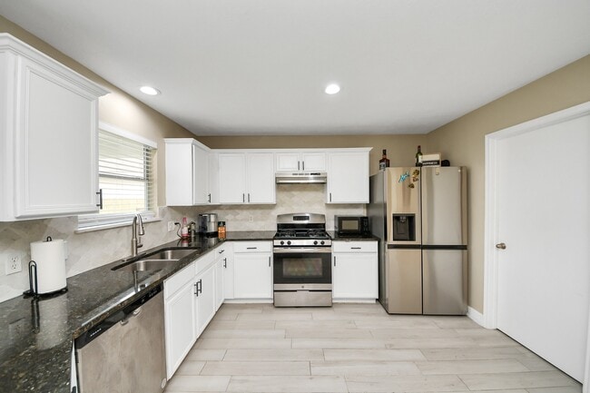 Building Photo - 19903 Bettencourt Ln