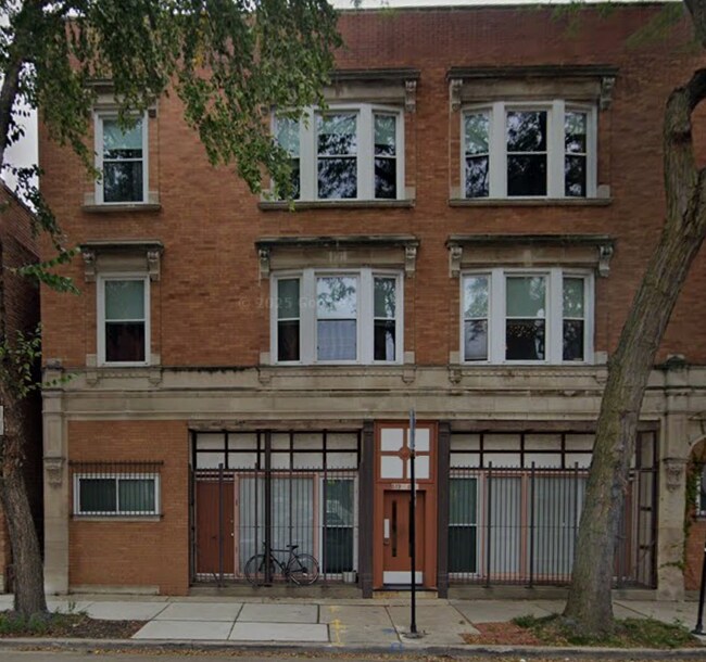 Building Photo - 839 S Carpenter St