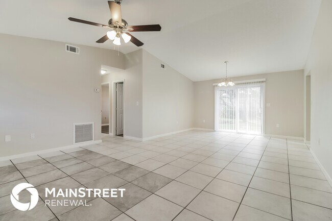 Building Photo - 6210 Alderwood Ave