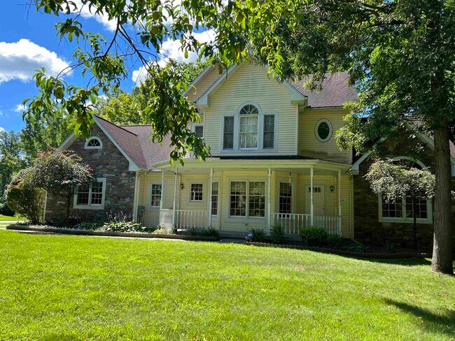 Foto del edificio - 1556 Shagbark St