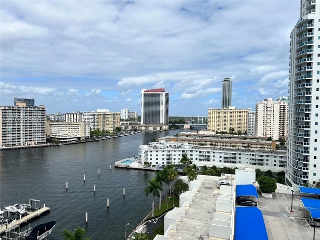 Building Photo - 1965 S Ocean Dr