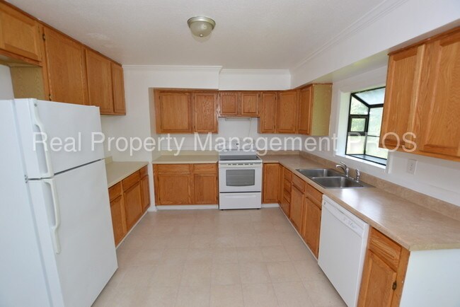 Foto del edificio - 42555 Braddock Rd
