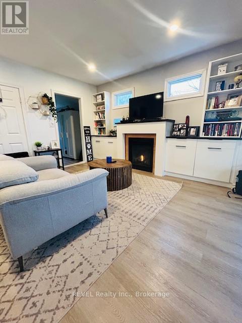 Photo du bâtiment - 3644 Elm St