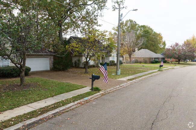 Richland neighborhoods boast wide streets for ample parking and dog-walking.