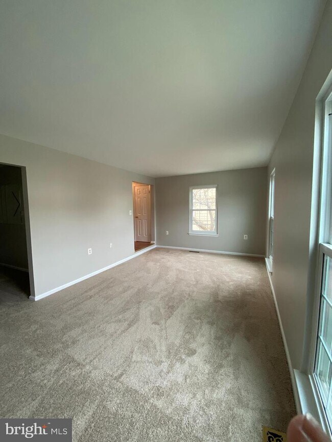 Foto del edificio - 7831 Brookview Ct