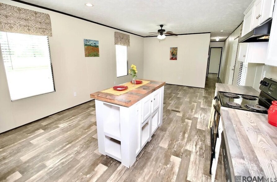 Foto del edificio - 23786 Joe May Rd