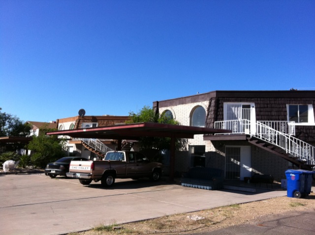 Building Photo - Le Grande Apartments