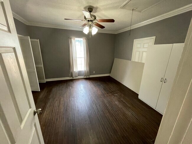 Building Photo - 3020 Purington Ave