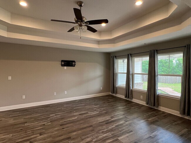 Building Photo - Executive Living