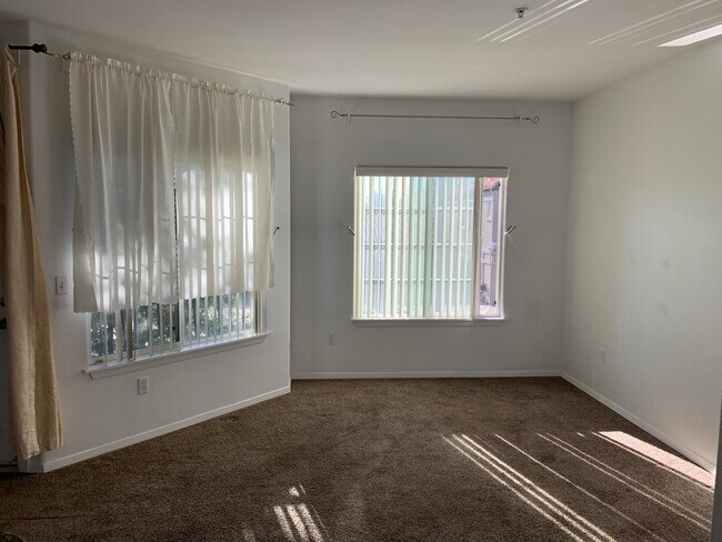 Foto del edificio - 4200 E Commerce Way