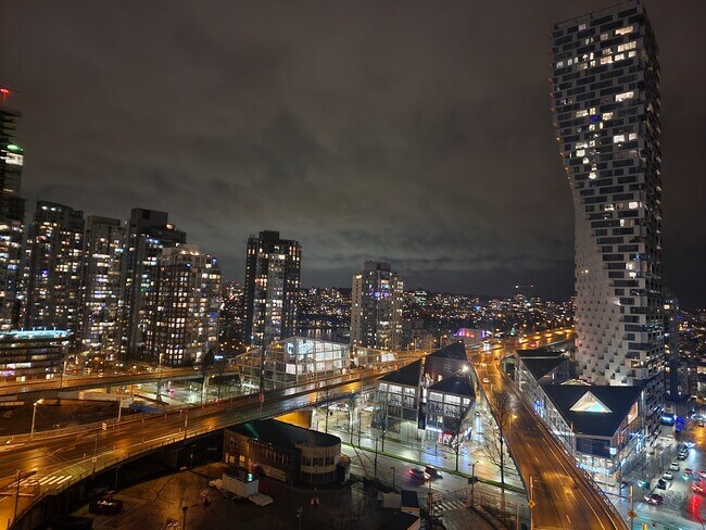 Photo du bâtiment - 1335 Howe St