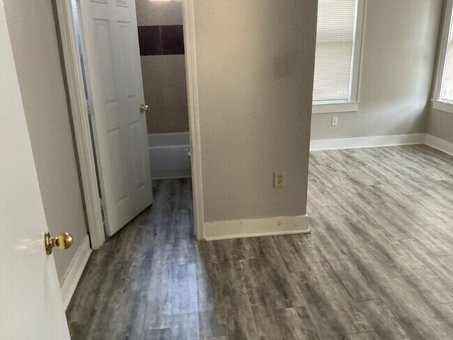 Foto del edificio - Two Homes, Price of one, Duplex - Main hom...