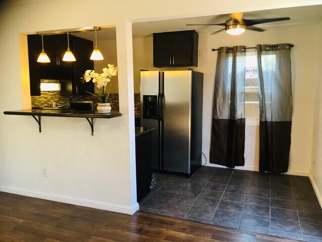 Foto del edificio - 2120 Grand Ave