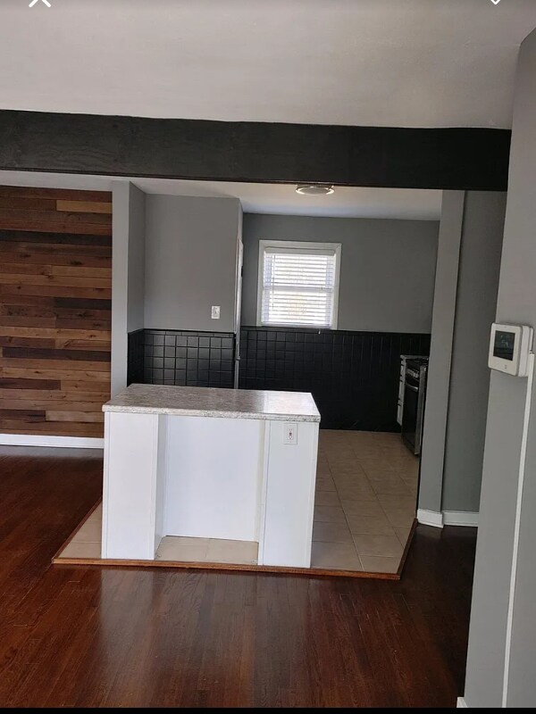 Foto del edificio - 7011 Roberts Ct