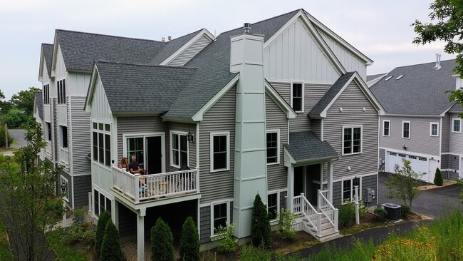 Building Photo - 7 Brackenfern