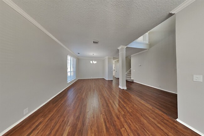 Foto del edificio - 18914 Woodglen Shadows Dr