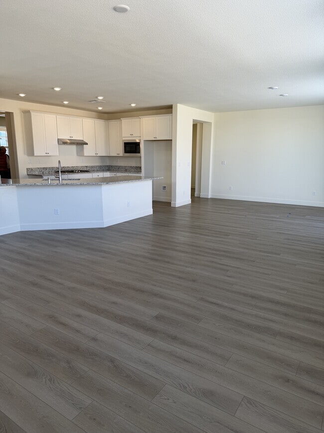 Building Photo - 7981 Desert Sappling Dr