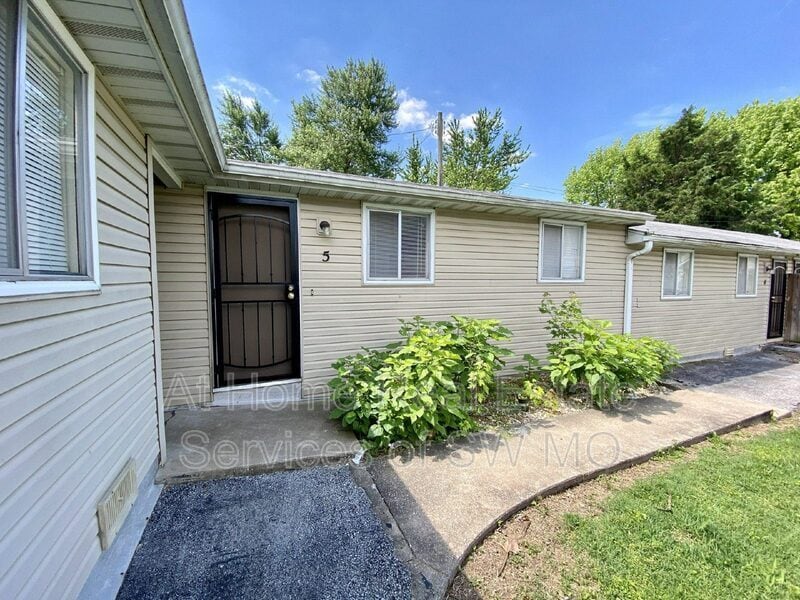 1628 N Benton Ave Unit 3, Springfield, MO 65803 Condo for Rent in